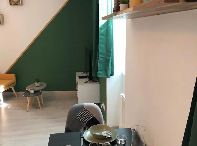 Le Cocon De アパート *